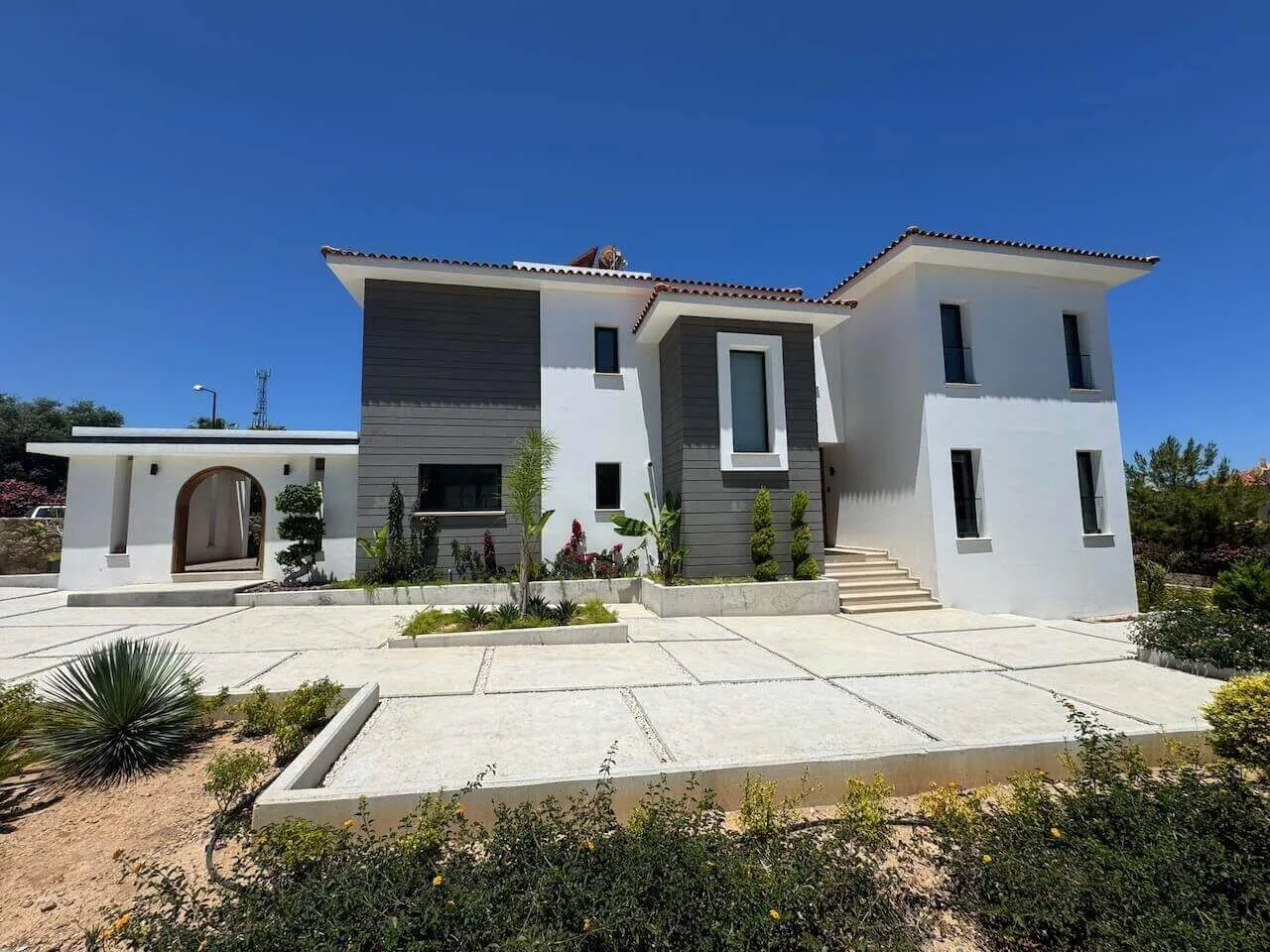 5 bedroom villa in esentepe