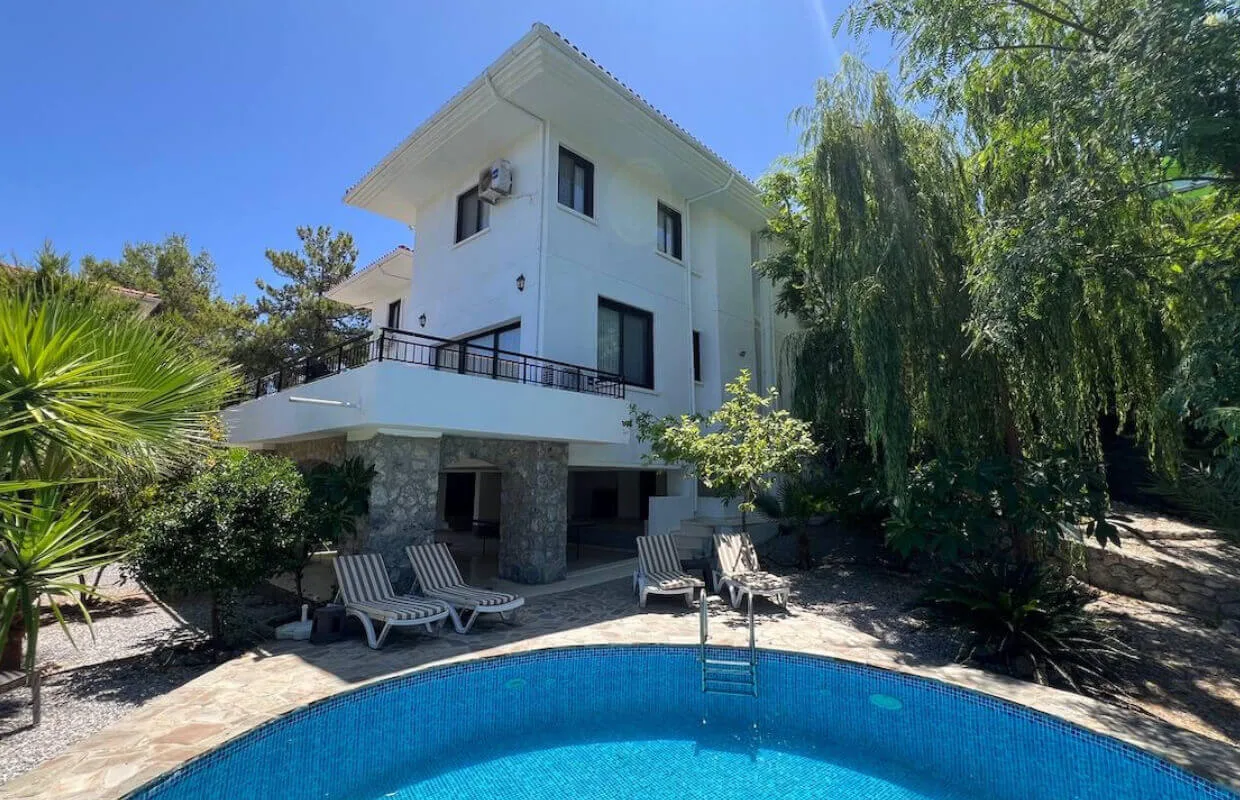 4 bedroom villa in karmi