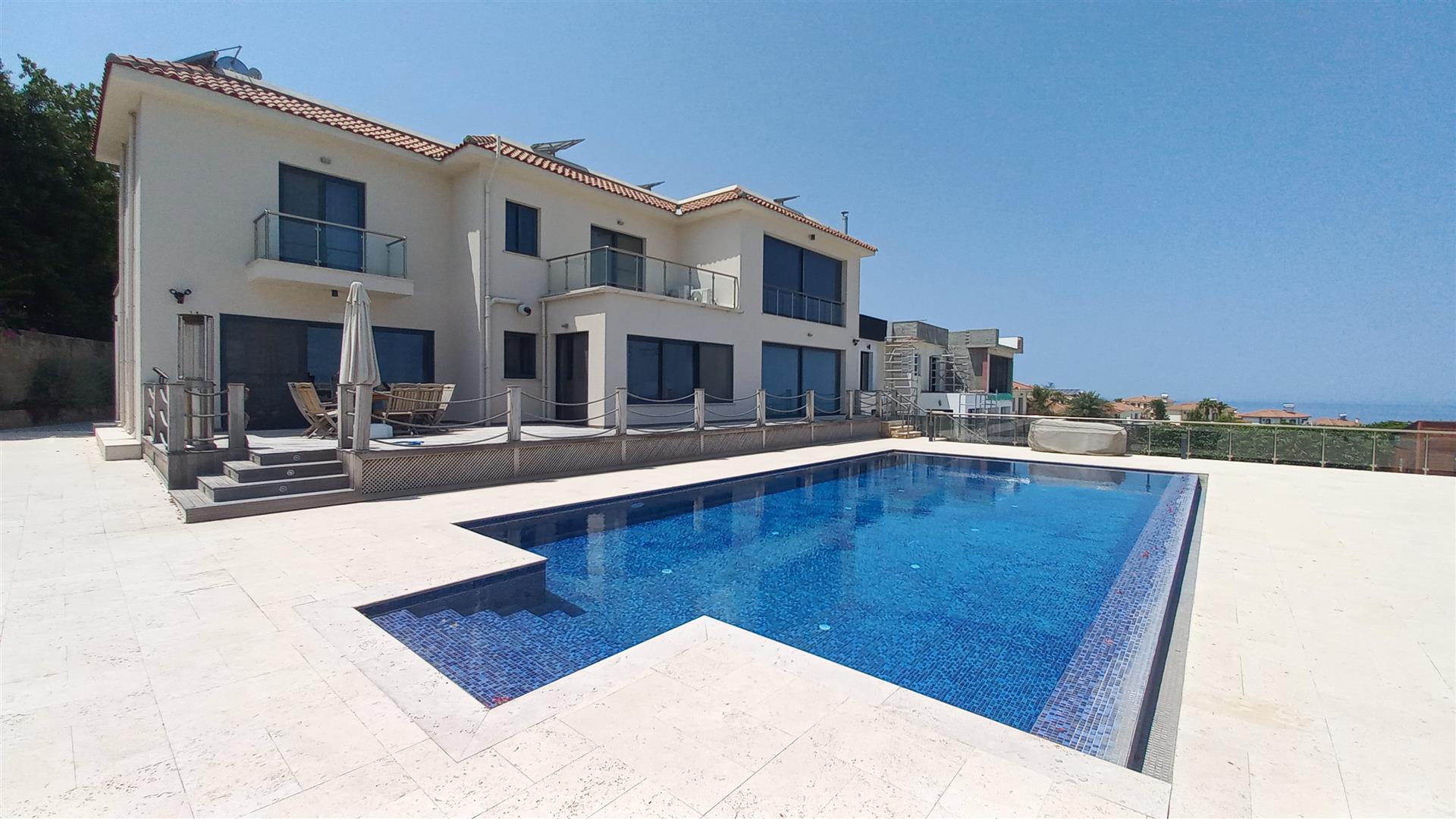 4 bedroom villa in arapkoy