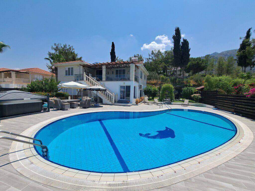 5 bedroom villa in catalkoy