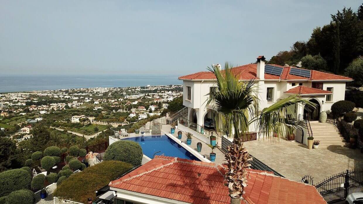 4 bedroom villa in karsiyaka