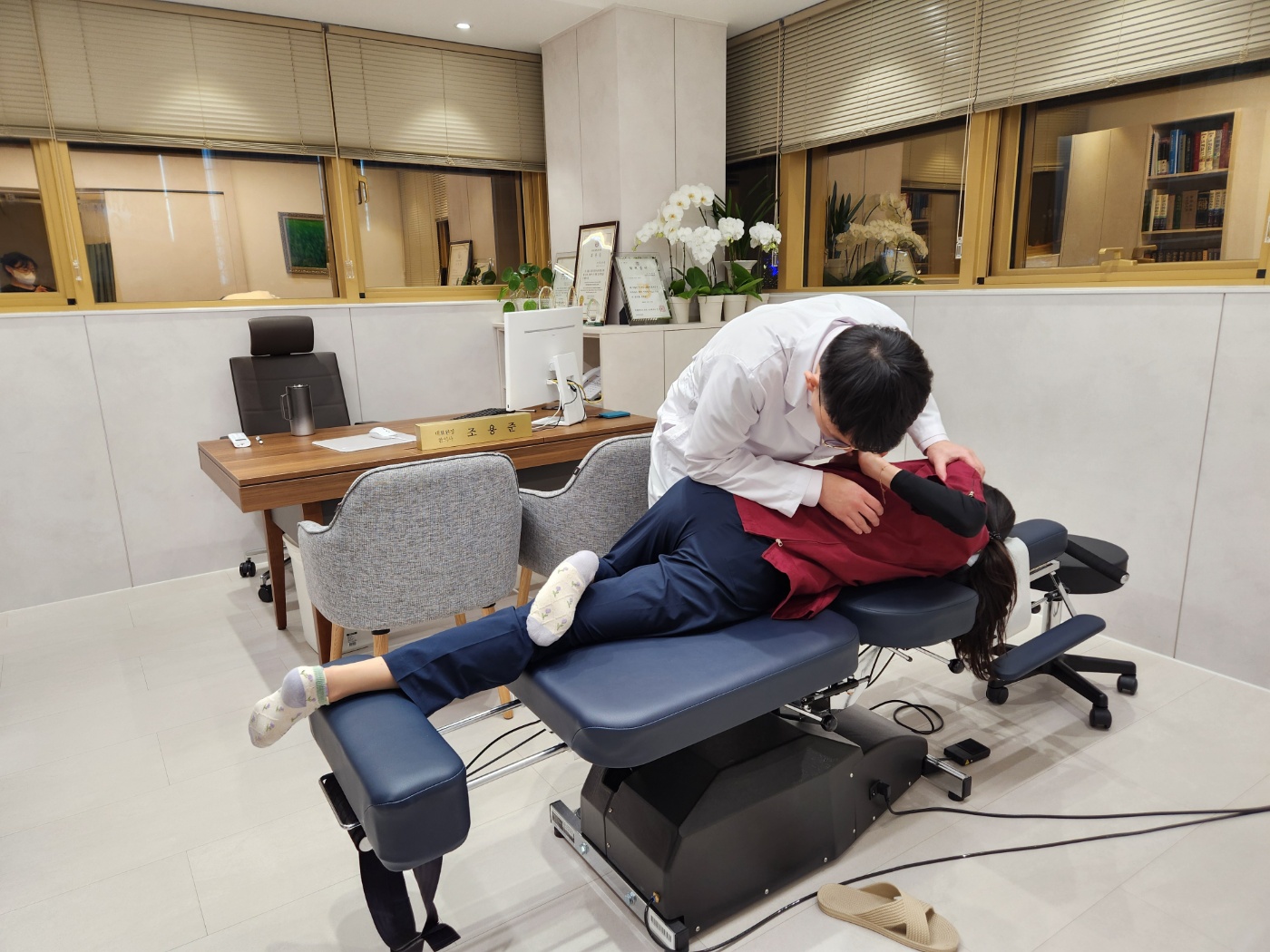 골반 교정 운동 지도 장면