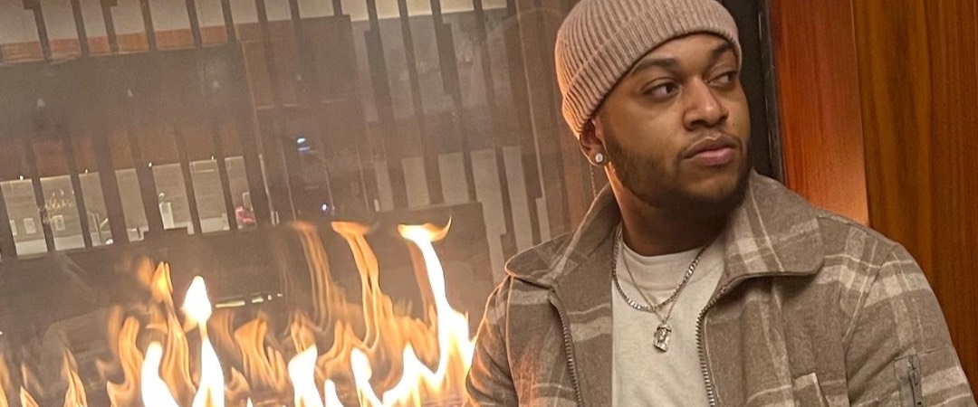 B.Moore's EPK's main image