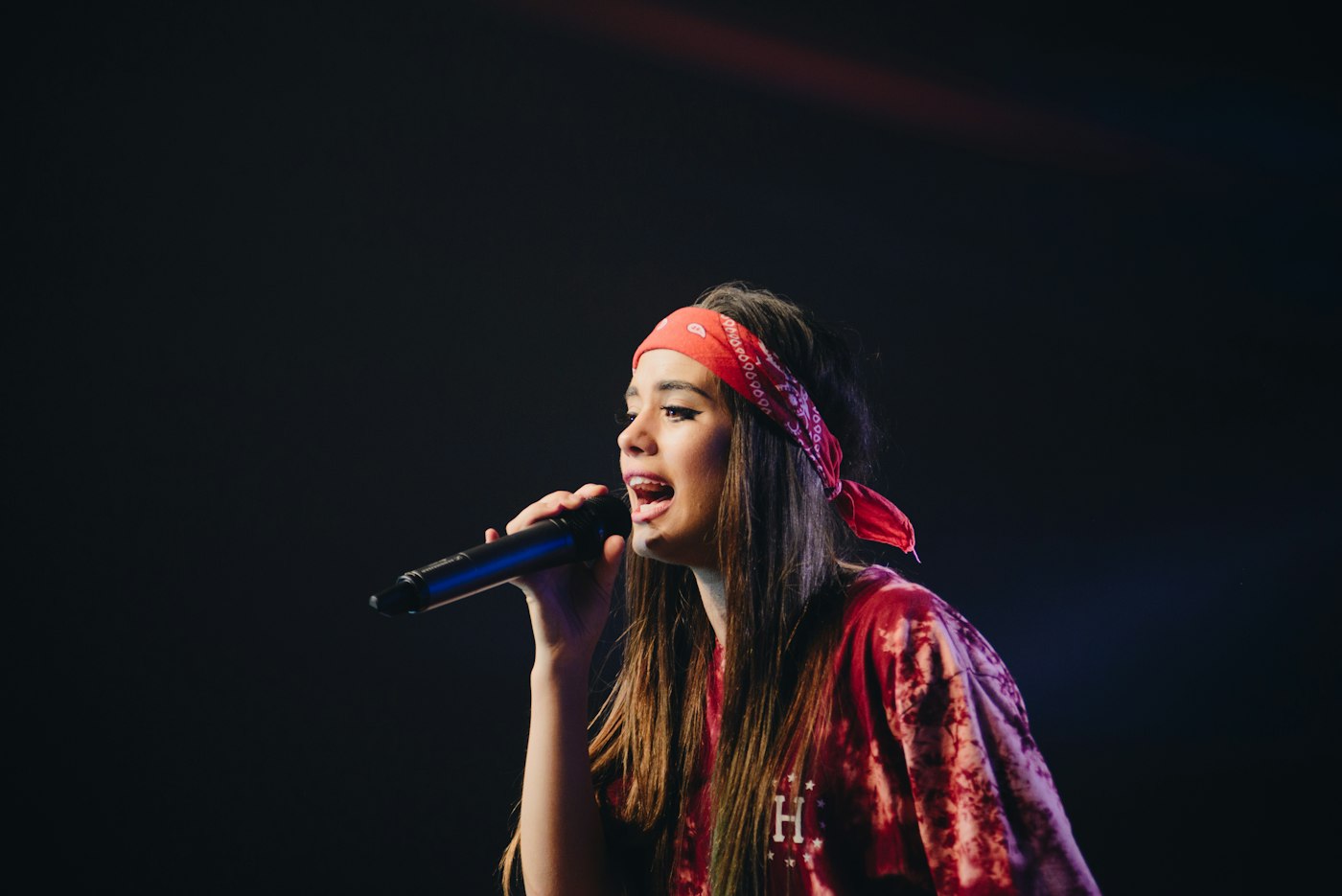Juno Vale performing live