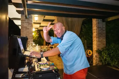 Zante Party Management -  DJ Alex Bedeleu 3