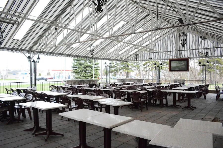 Brasserie Le Manoir Pointe-Claire