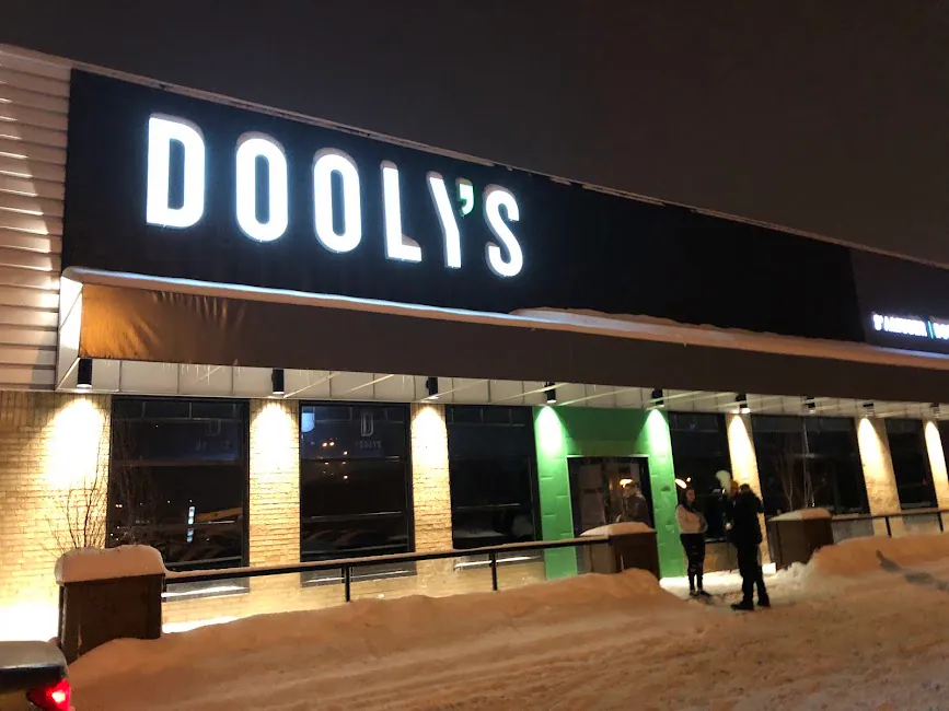 Dooly's St Jean