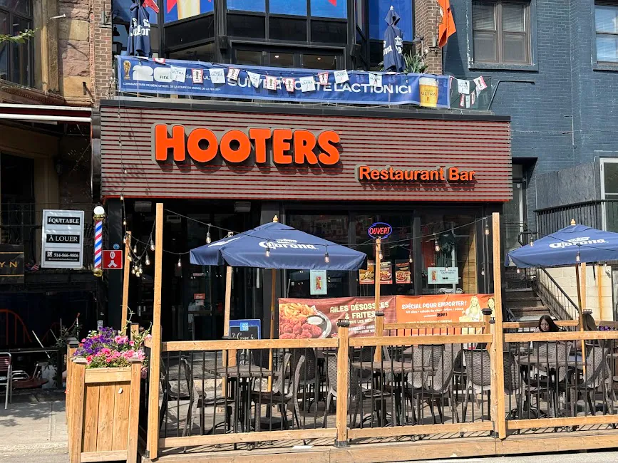 HOOTERS