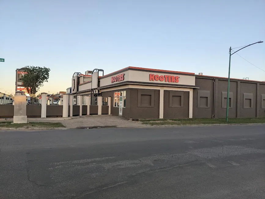 Hooters Saskatoon