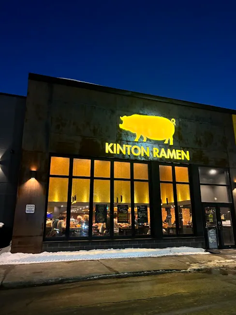 KINTON RAMEN CARREFOUR LAVAL