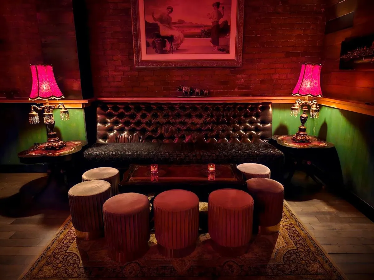 Free Cocktails at Magpie Magique