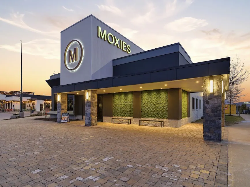 Moxies Barrie Park Place Restaurant