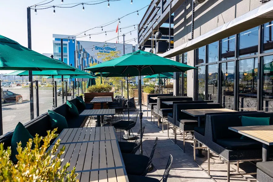 Moxies Hamilton Restaurant