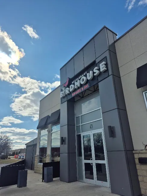 Restaurant Birdhouse Wingerie & Bar Dollard-des-Ormeaux