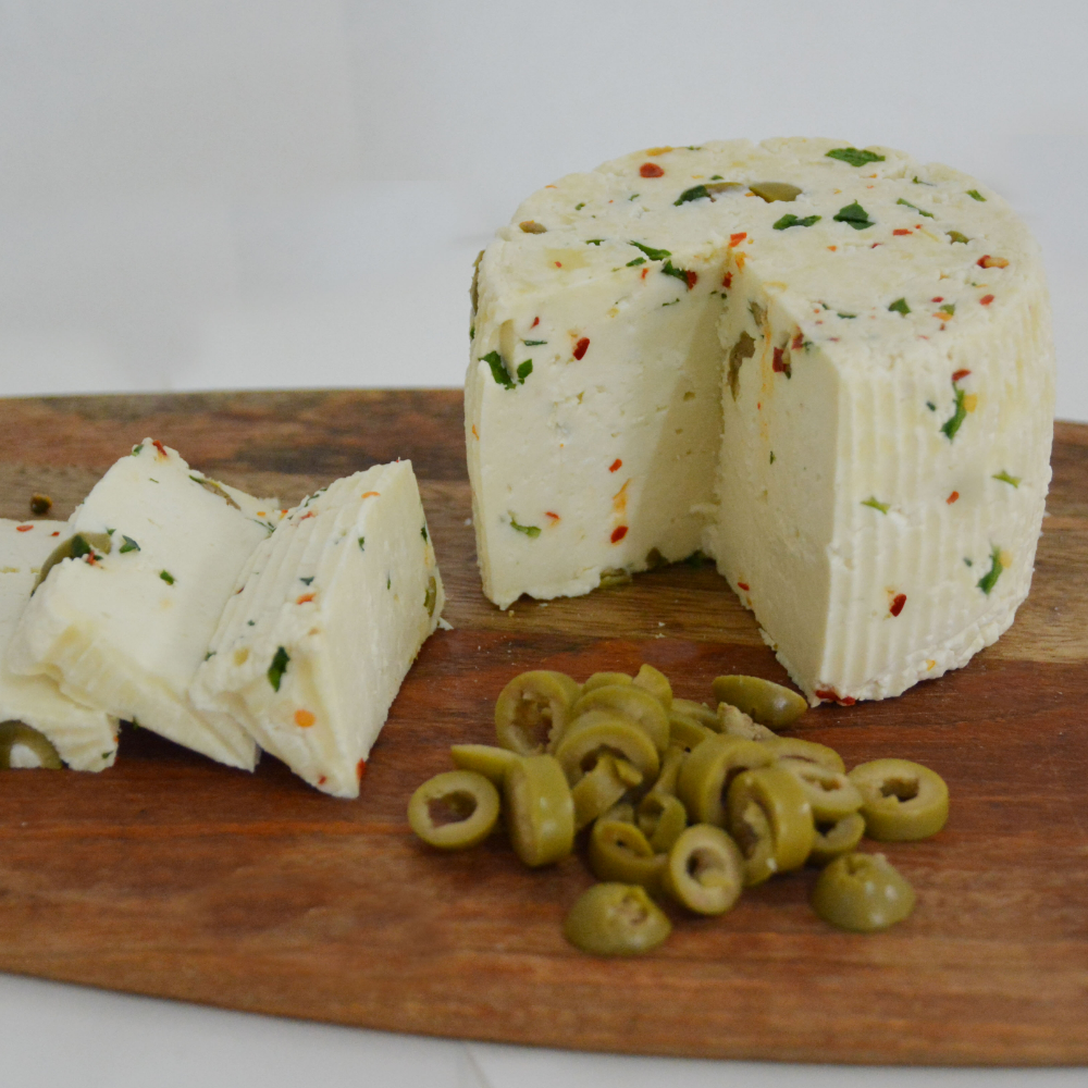 Pecorino "Tricolore" con Peperoncino, Olive Verdi e Rucola - 500g o 1Kg