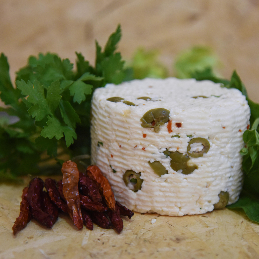 Pecorino "Tricolore" con Peperoncino, Olive Verdi e Rucola - 500g o 1Kg