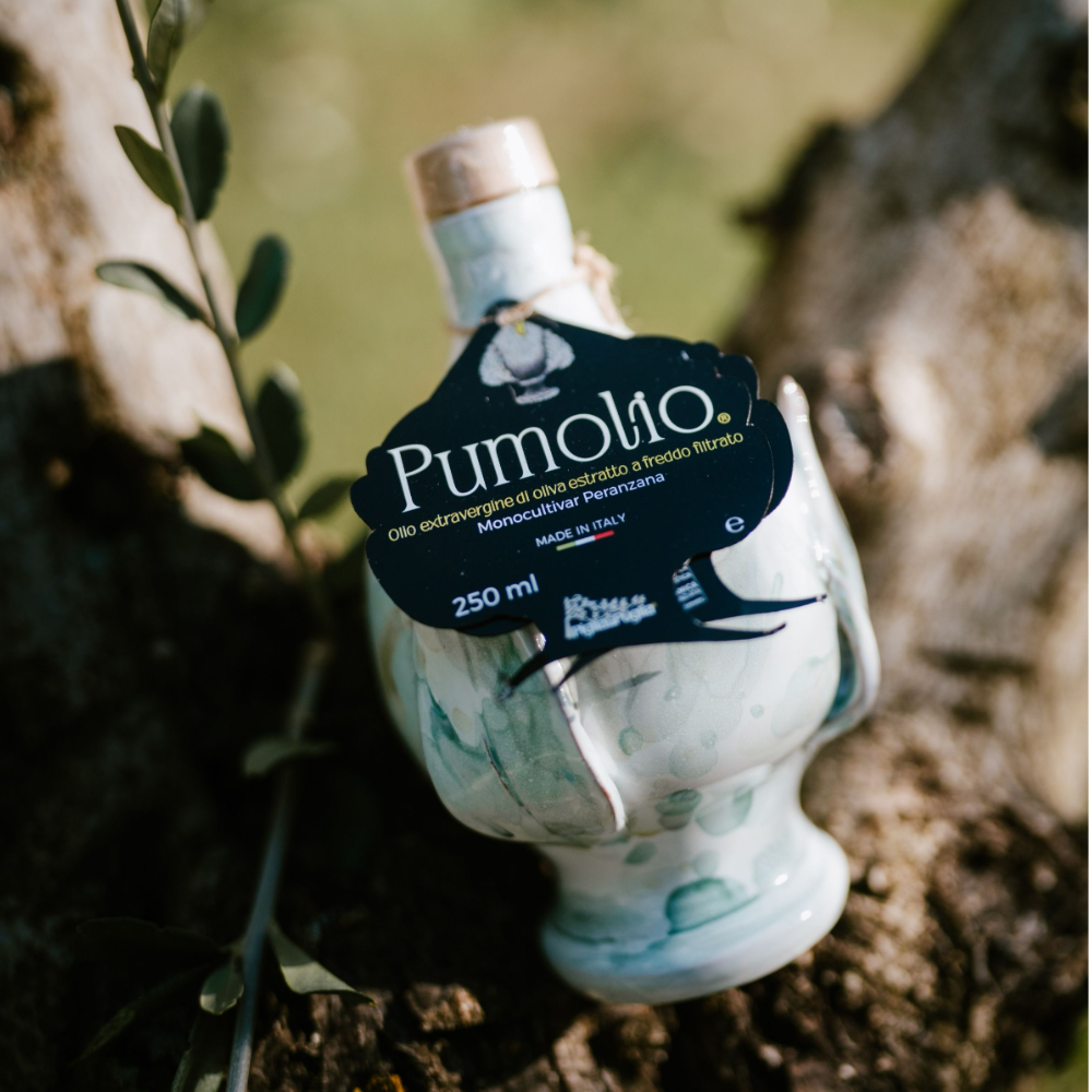 Olio EVO Monocultivar Peranzana con Oliera in Ceramica Pumo fatta a mano in Puglia - 350ml - Campagna di Raccolta 2025/2026