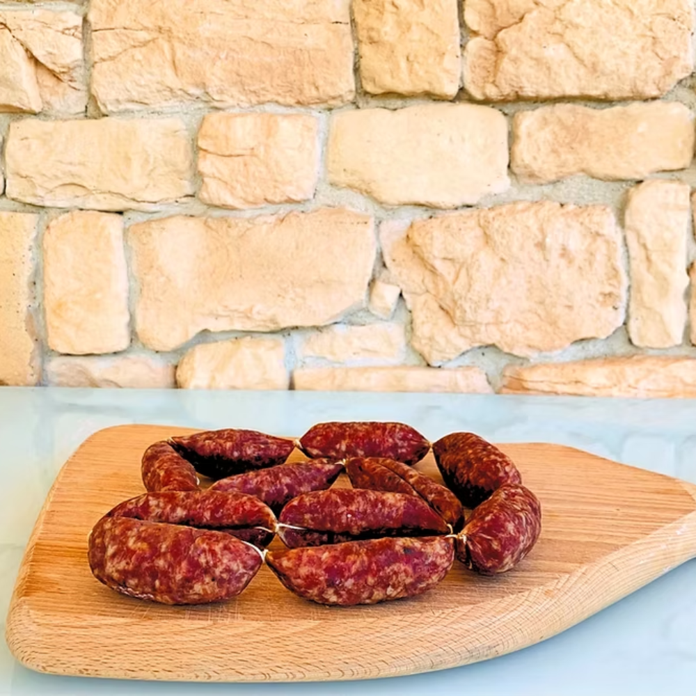 Cesto di Natale "Gourmet" - 10 Pezzi (Caciotta di Capra Semi Stagionata al Pistacchio Verde di Bronte, Caciotta di Capra Semi Stagionata al Rosmarino, Caciotta di Capra semi Stagionata Affinata in Grotta, Stracchinato di Capra a Crosta Fiorita "Tipo Brie", Salamini Stagionati di Suino Nero, Guanciale Stagionato di Suino Nero, Salamini Stagionati al Tartufo Nero, Miele Bio di Acacia, Confettura Extra alle Amarene, Crema 100% di Nocciole Gentile Romana e Cacao Naturale)