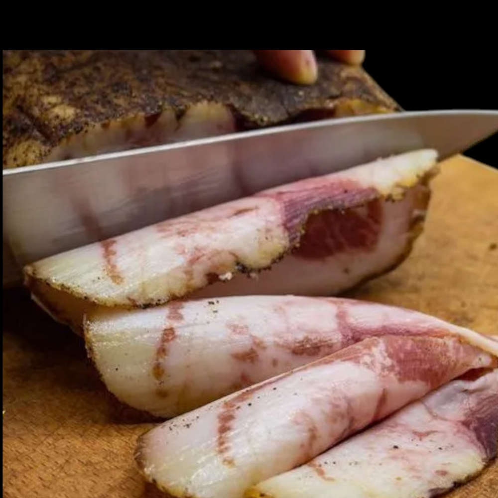 Pacco Gran Gusto con Stravecchio di Malga, Guanciale, Pecorino Romano, Salamella di Norcia, Aglio Nero e Salamella Cicolana con Fegato