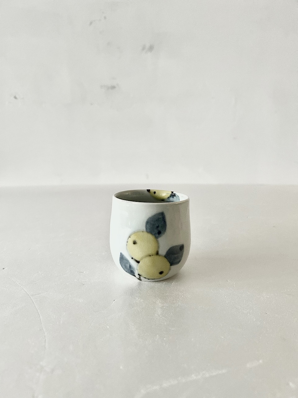 【美品】九谷焼　徳永遊心　色絵みかん　湯呑み　1