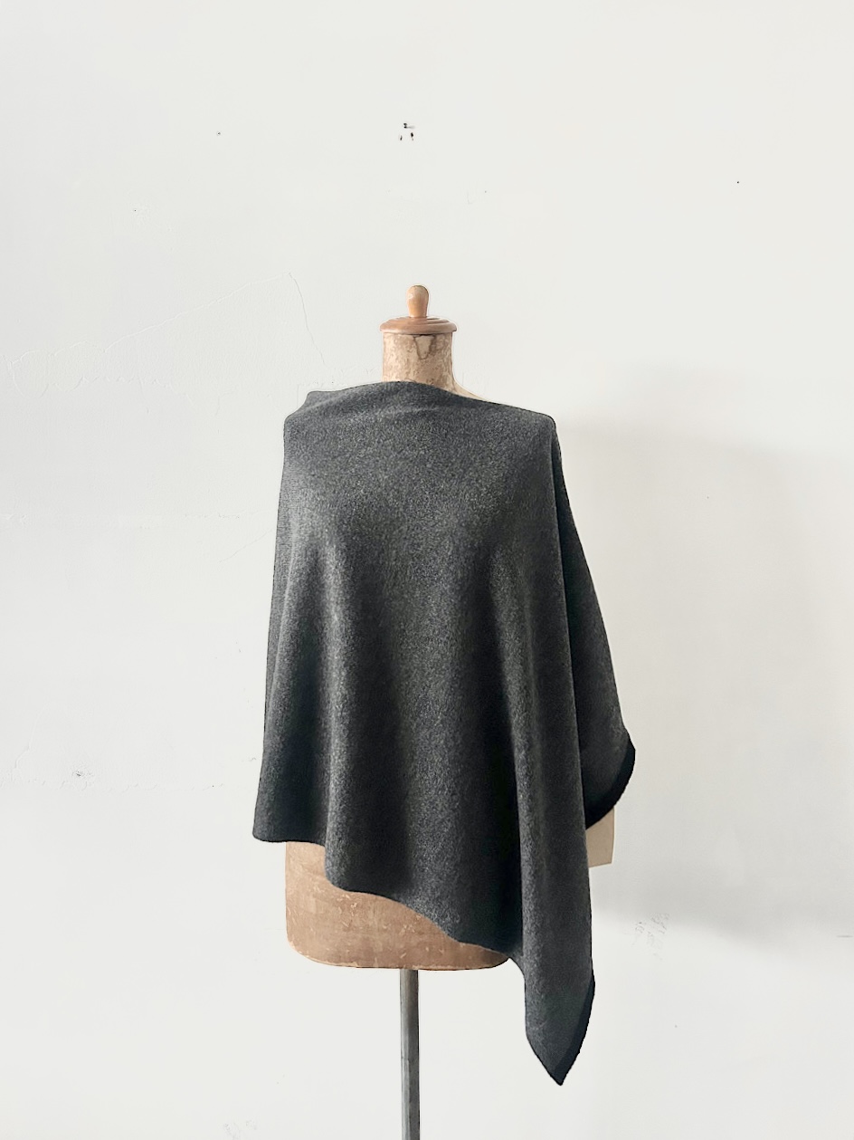 【美品】maison de soil　12GG WOOL CASHMERE PLAIN PONCHO