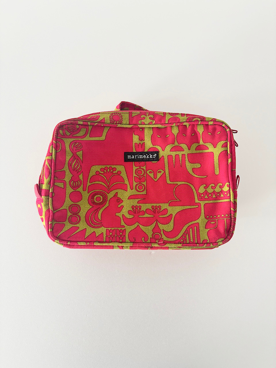【美品】marimekko　KANTELEEN KUTSU アニマル柄　ポーチ メイク用品入れ