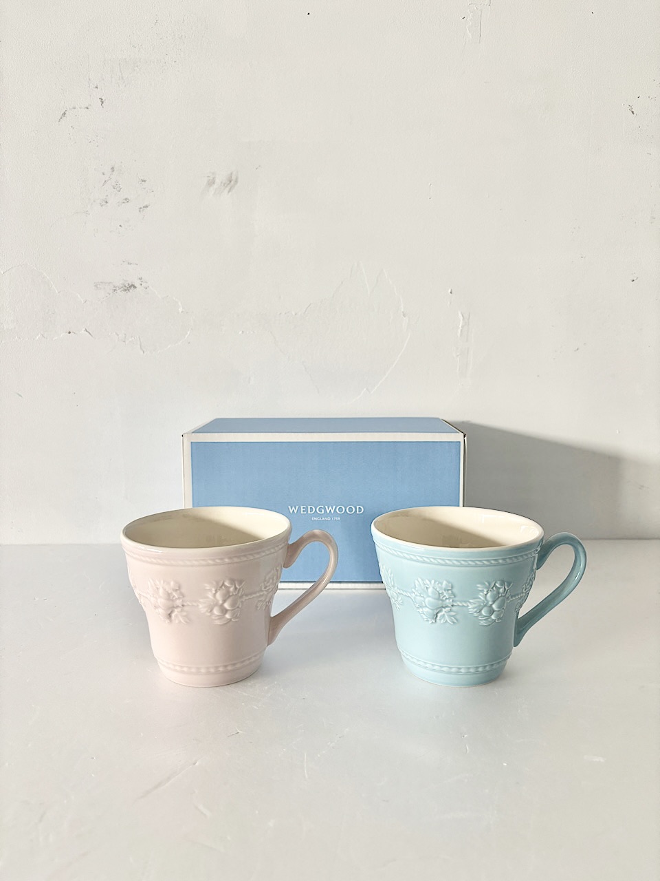 【美品】Wedgwood　フェスティビティ　マグ　ペア　