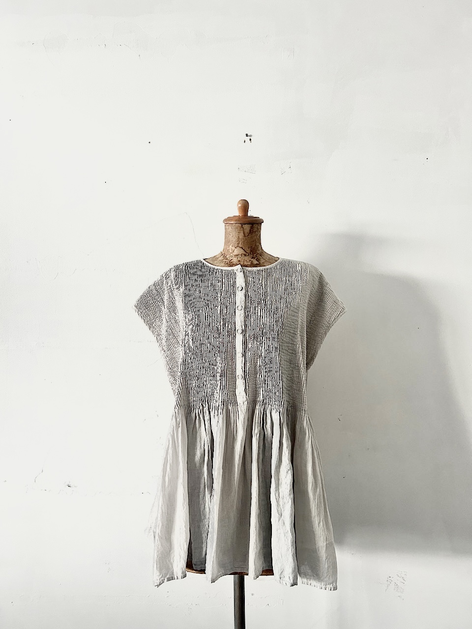 【美品】maison de soil　コットンリネン　ピンタックフレンチスリーブ　シャツ