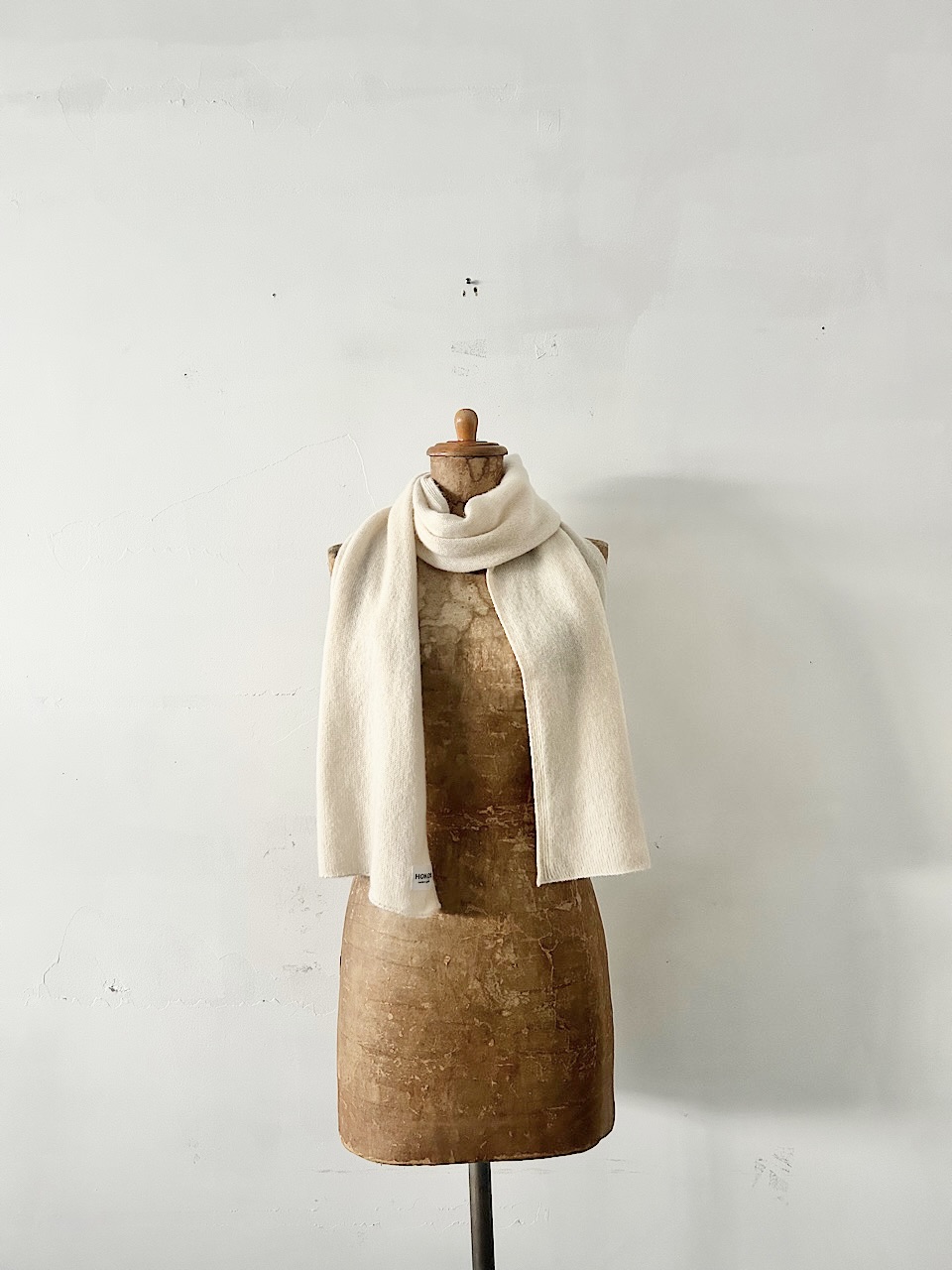 【美品】HOKOS カシミヤミニストール　オフホワイト