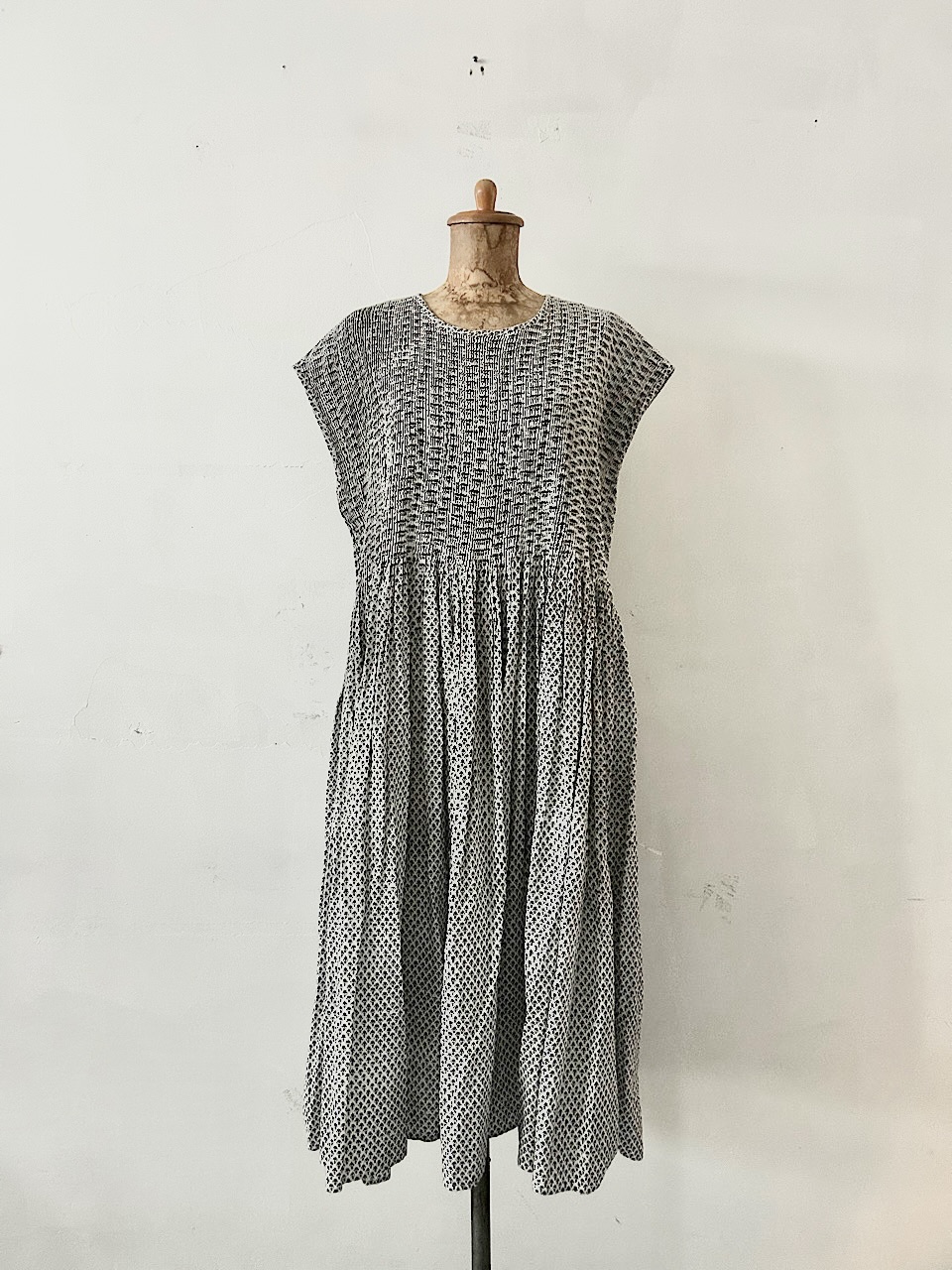 【美品】Maison de soil　小花柄ブロックプリントクルーネックフレンチスリーブドレス　　