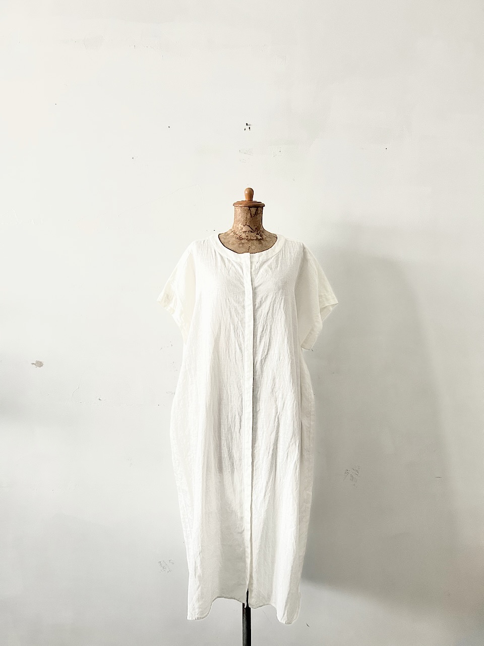 【美品】MidiUmi　フロントフライドルマンスリーブワンピース　白