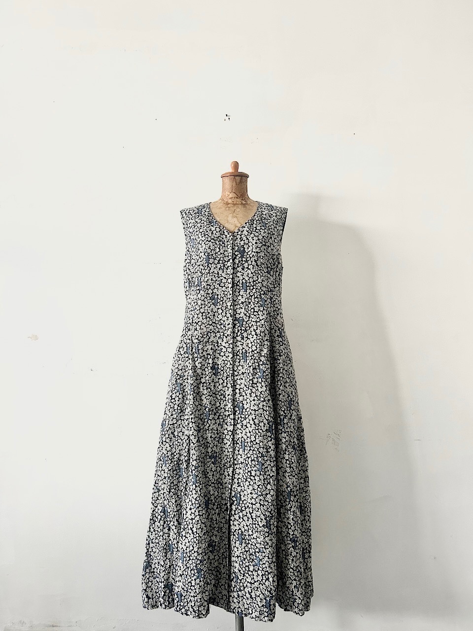 【定価5.1万】 Lisette 　ロブ・グロゼイユ1 　リネンプリントノースリワンピース 38 　　