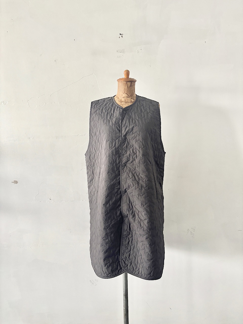 【美品】LE GLAZIK　キルティング ロングベスト 　アウター 　	 GREY　サイズ36　定価2.6万