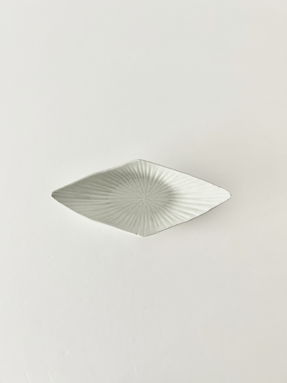 【美品】平岡仁　菱形皿　白磁　②