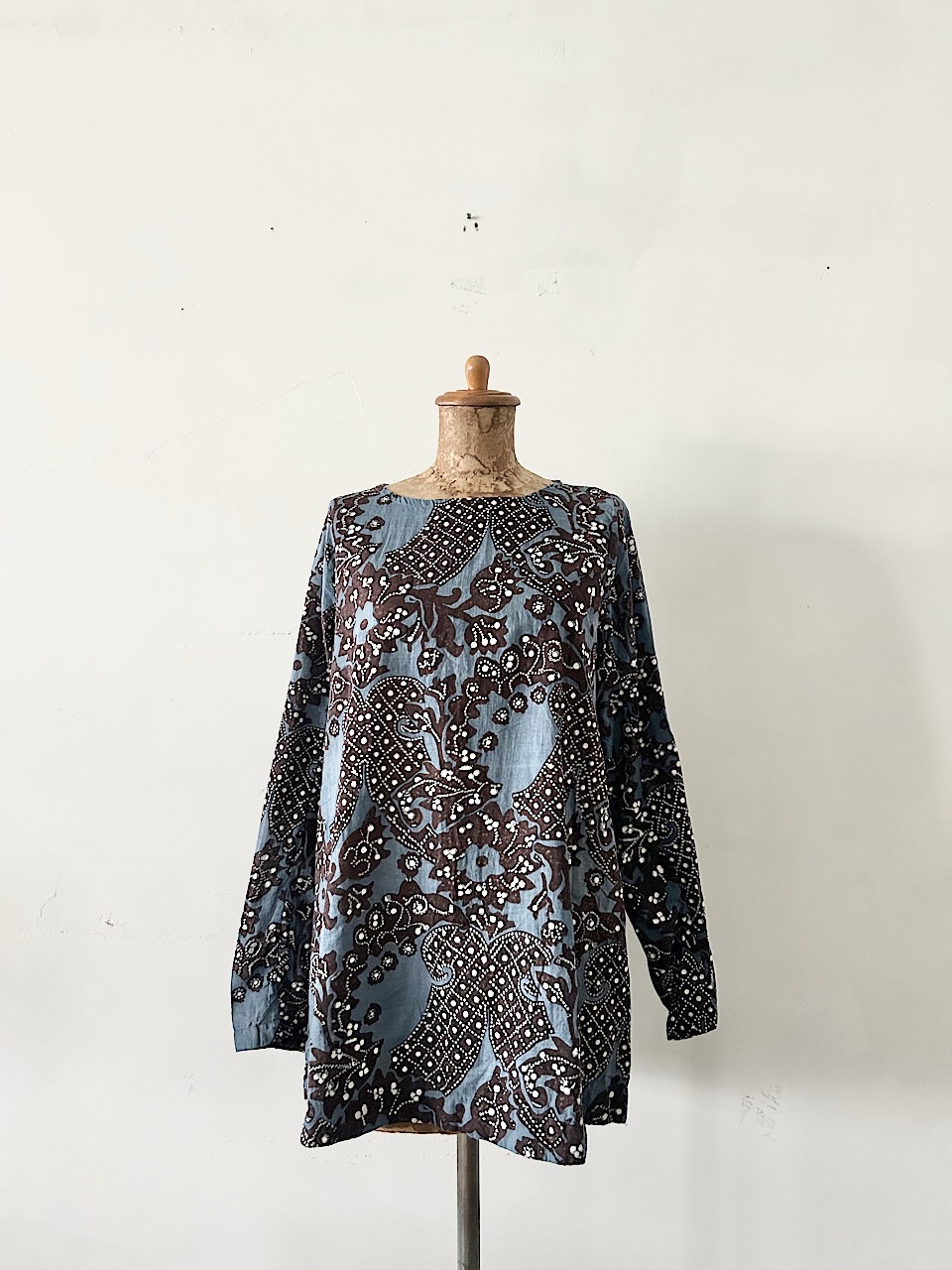 【美品】定価4.5万　45R　インドカディ更紗　ブロックプリント　ブラウス　サイズ3
