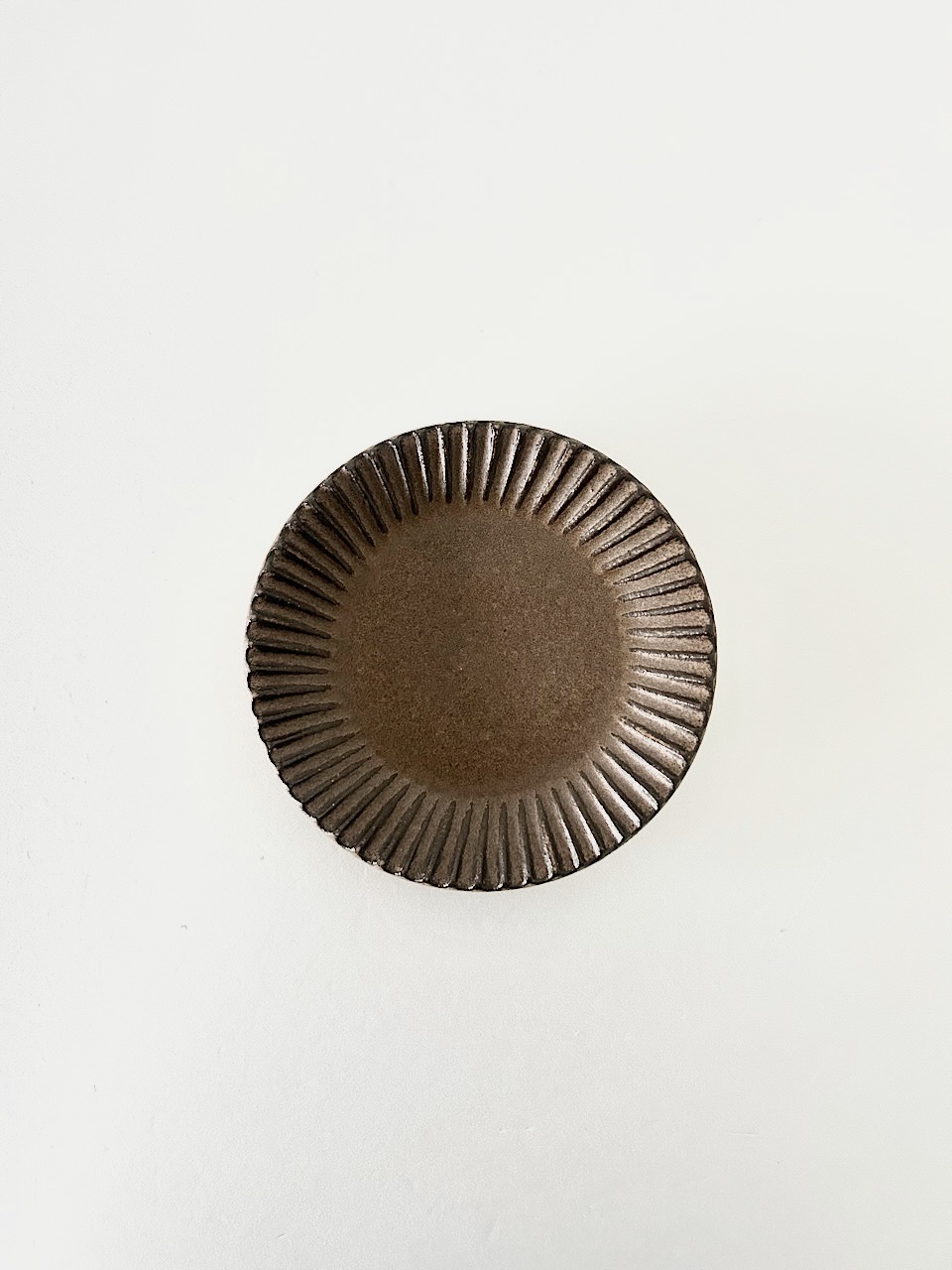 【美品】小澤基晴　ブロンズしのぎ6寸皿