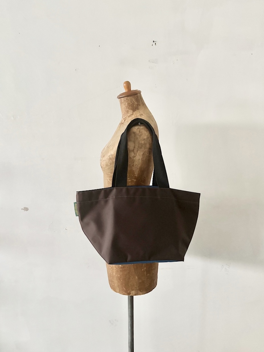 【美品】 Herve Chapelier 　1028N　ナイロン舟型ショルダーバッグ　ブラウン　ブルー