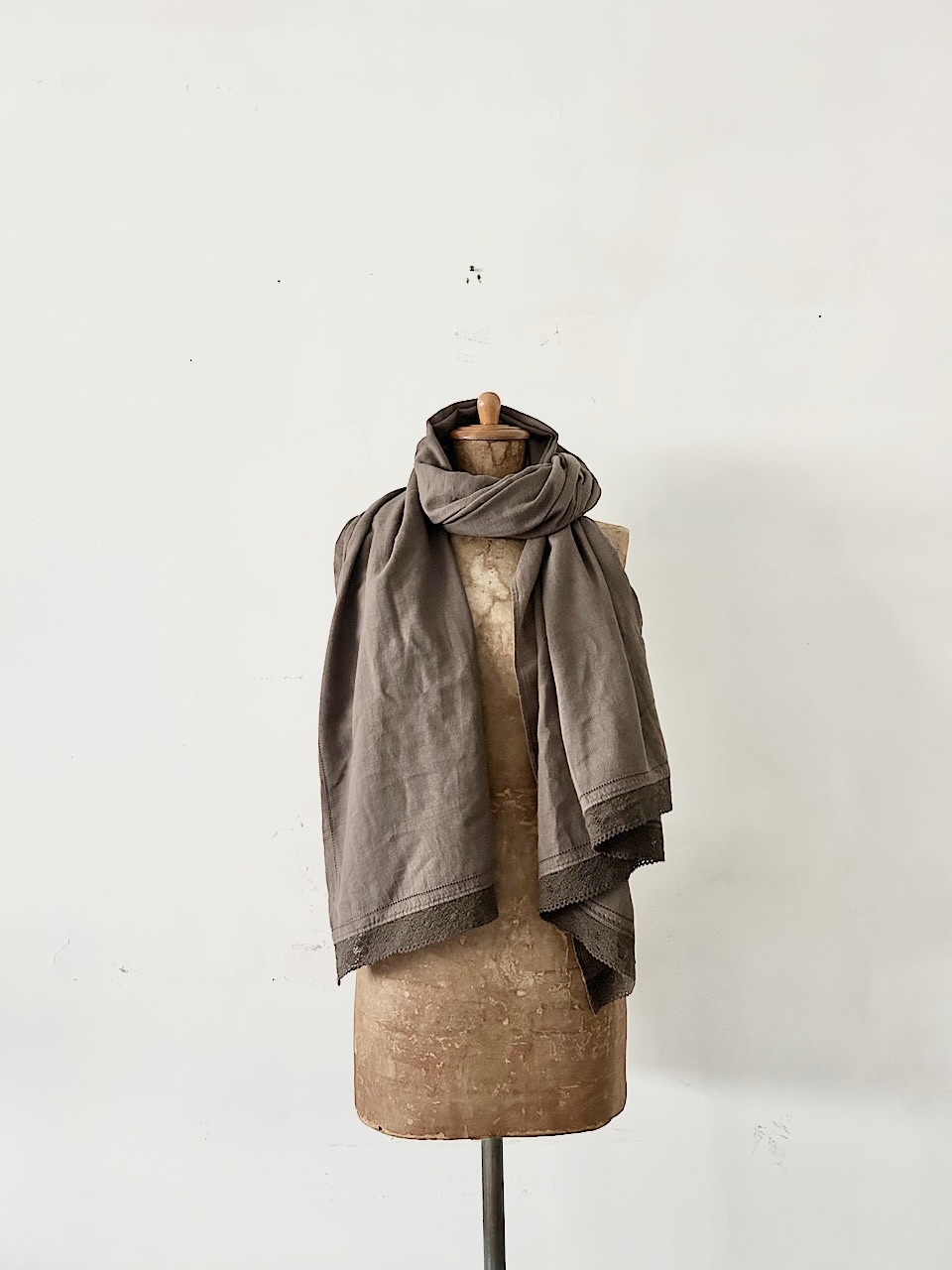 Porter des boutons　レース　ストール　茶色