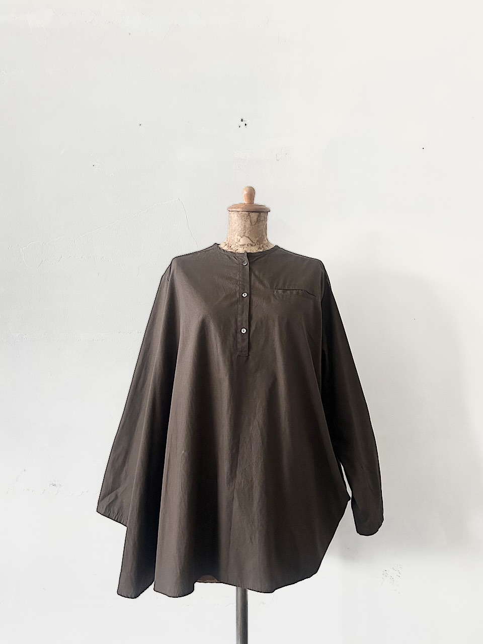 mizuiro ind　アシンメトリーブラウス　ブラウン