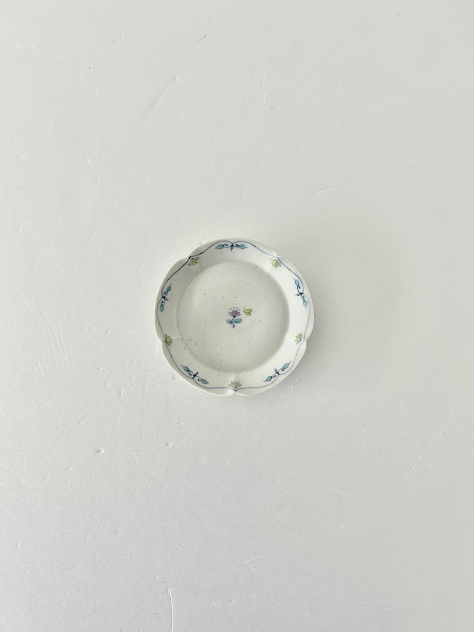 【美品】大井萌子　色絵 木瓜花蝶　ちび皿