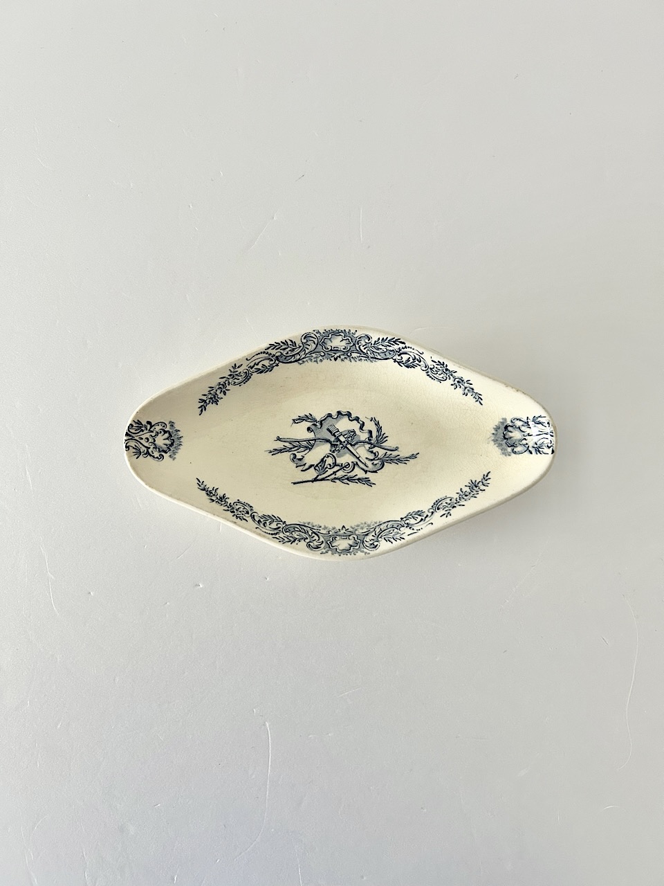 【フランスアンティーク】S&G窯　ラヴィエ　前菜皿　BROCANTE