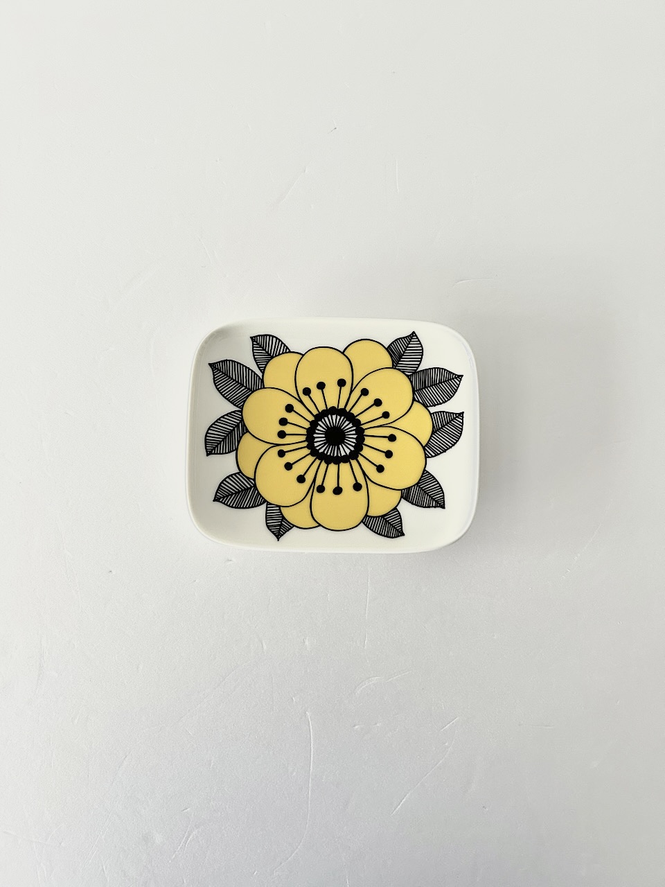 【美品】marimekko　Oiva   Kestit   スクエアプレート　黄色
