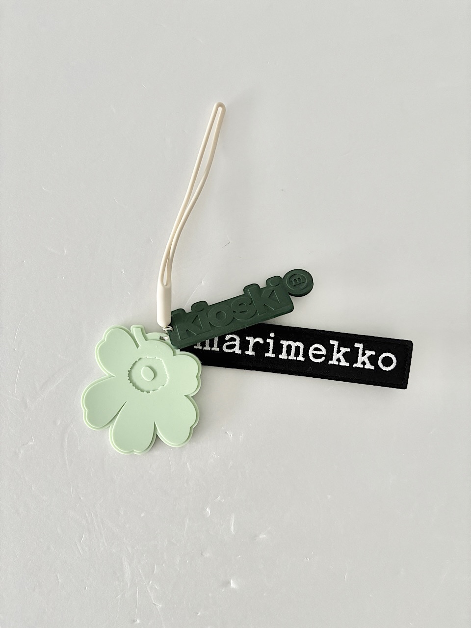 【美品】marimekko　ストラップ　ウニッコ　