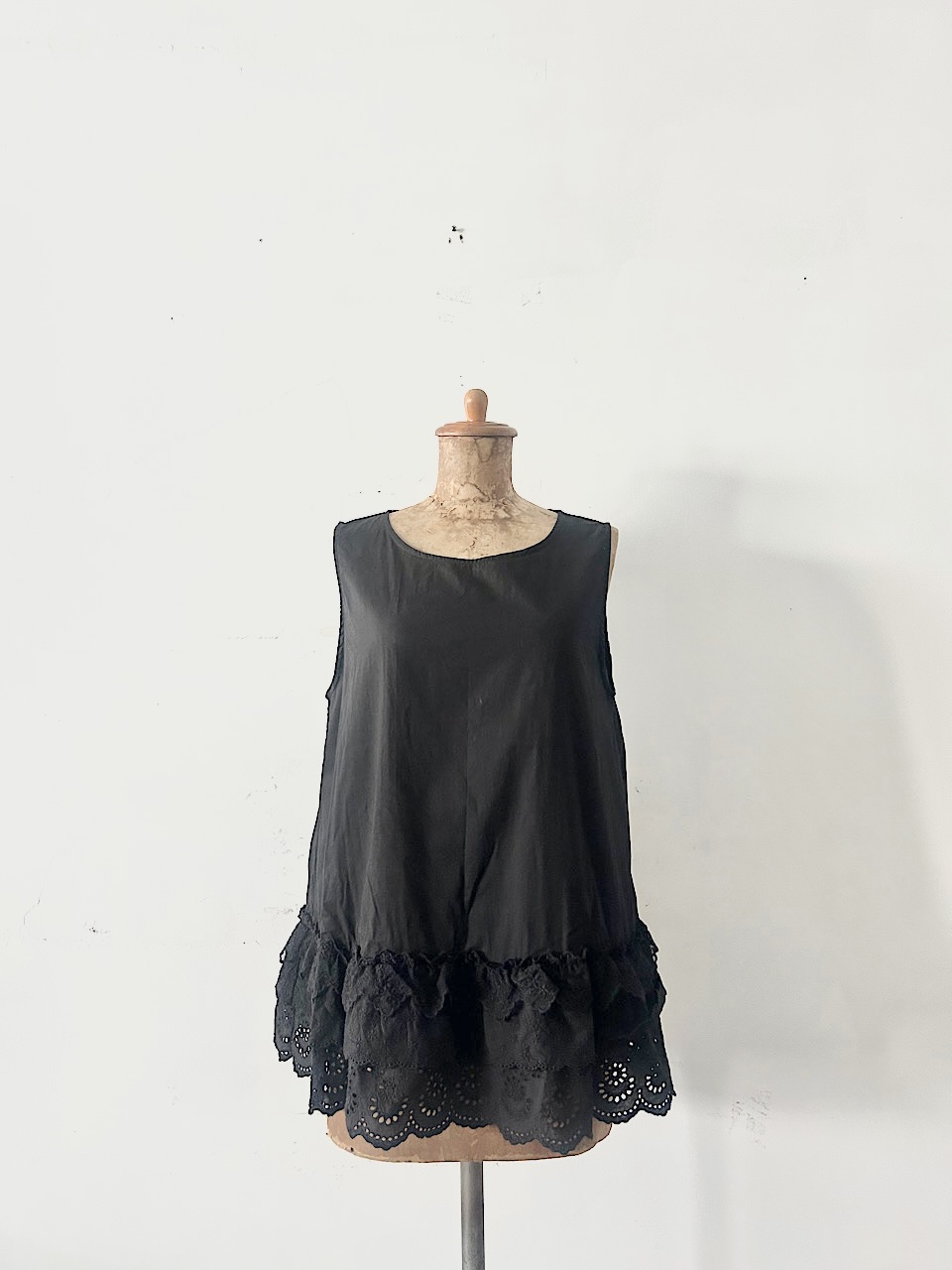 【美品】bulle de savon　裾レース　ノースリーブブラウス