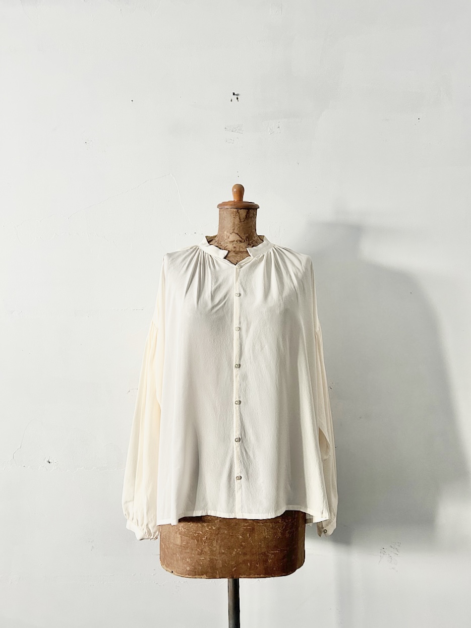【美品】humoresque　シルク　 ギャザーブラウス アイボリー