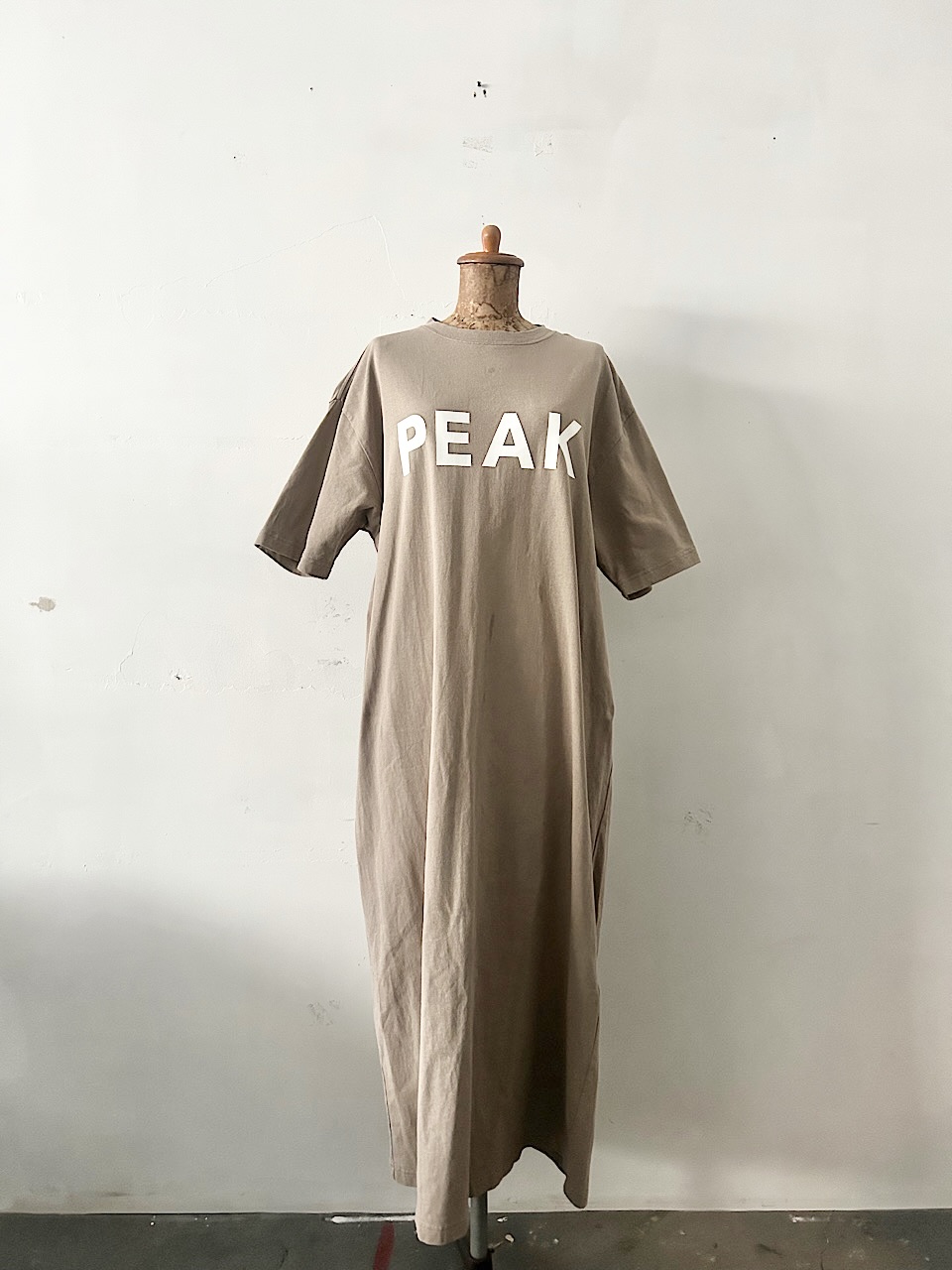 【美品】snowpeak　ロゴTシャツワンピース　ベージュ