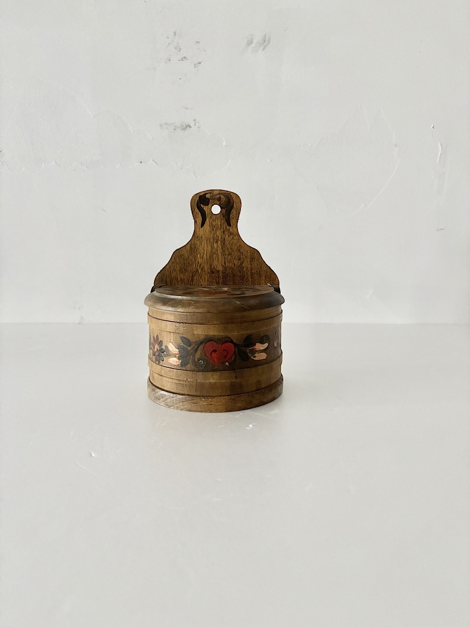 【クラフト】ケルンテン　木製　小物入れ　壁掛け　絵付け　
