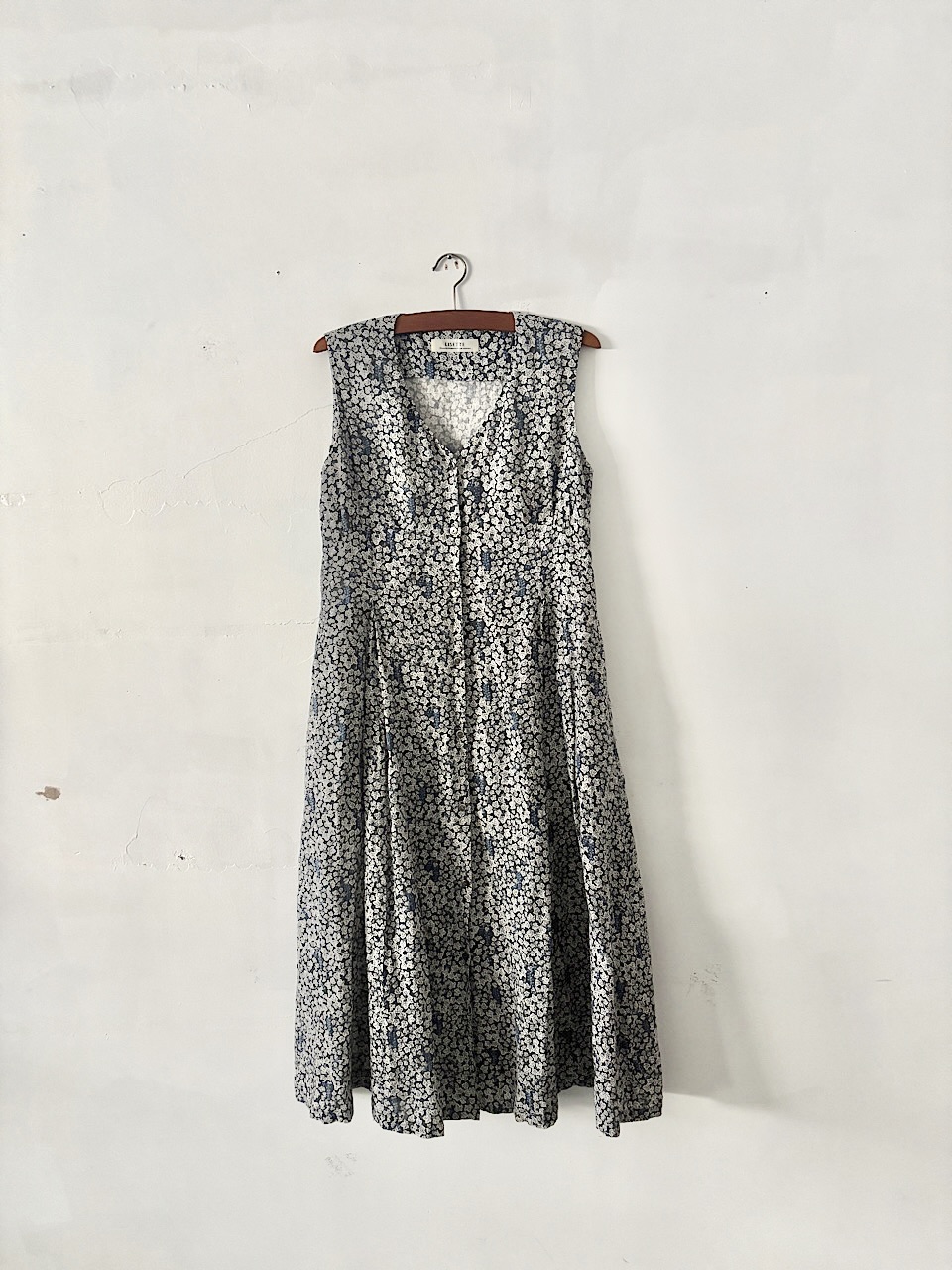 【定価5.1万】 Lisette 　ロブ・グロゼイユ1 　リネンプリントノースリワンピース 38　　