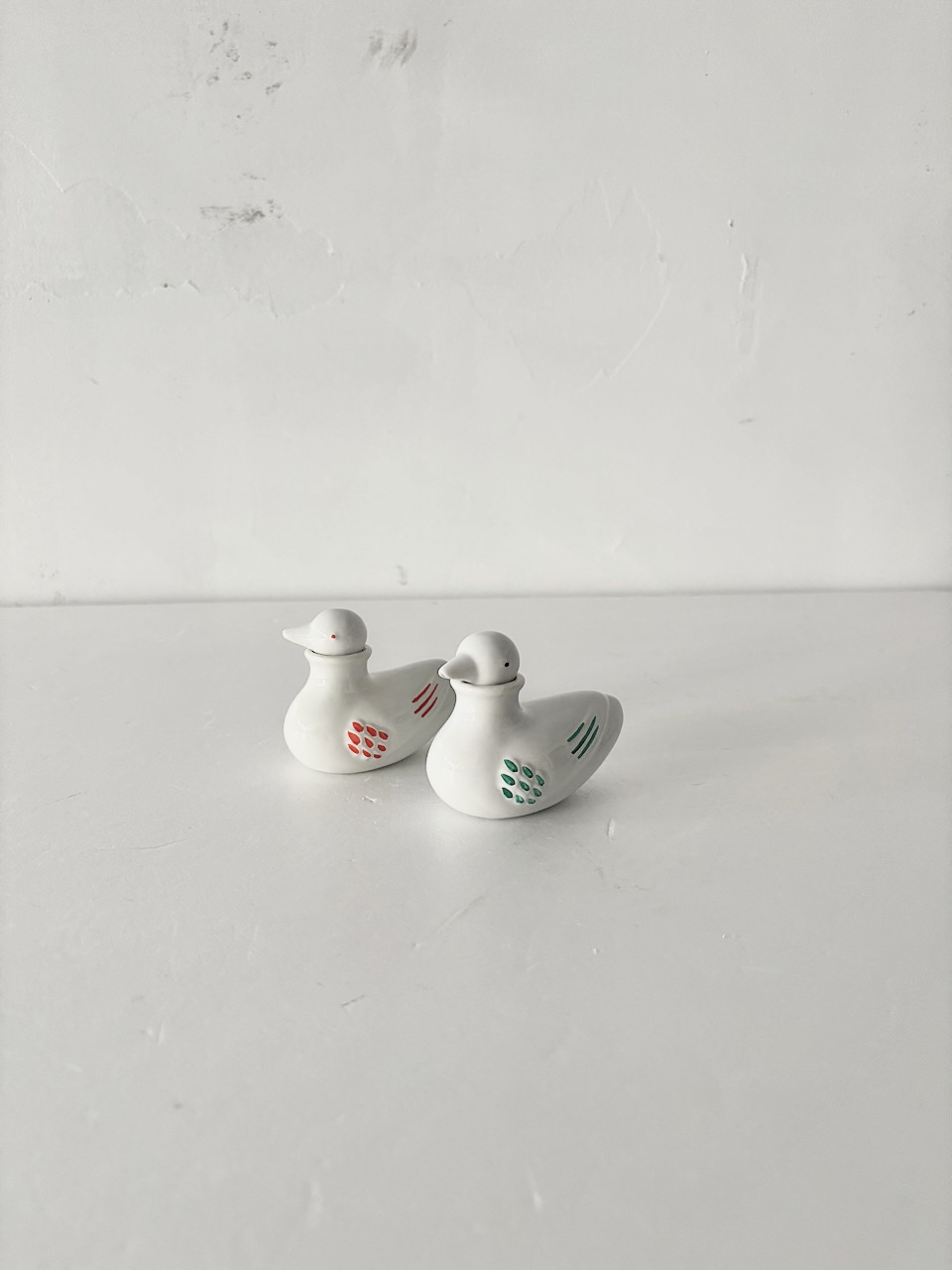 【美品】山鳩醤油入れ 赤　青　２点セット