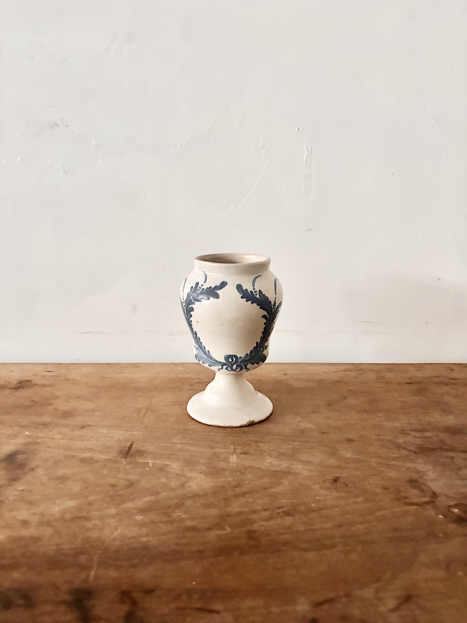フランス アンティーク 花瓶 蓋なし 薬瓶 ポット ブルー リース文様 16cm